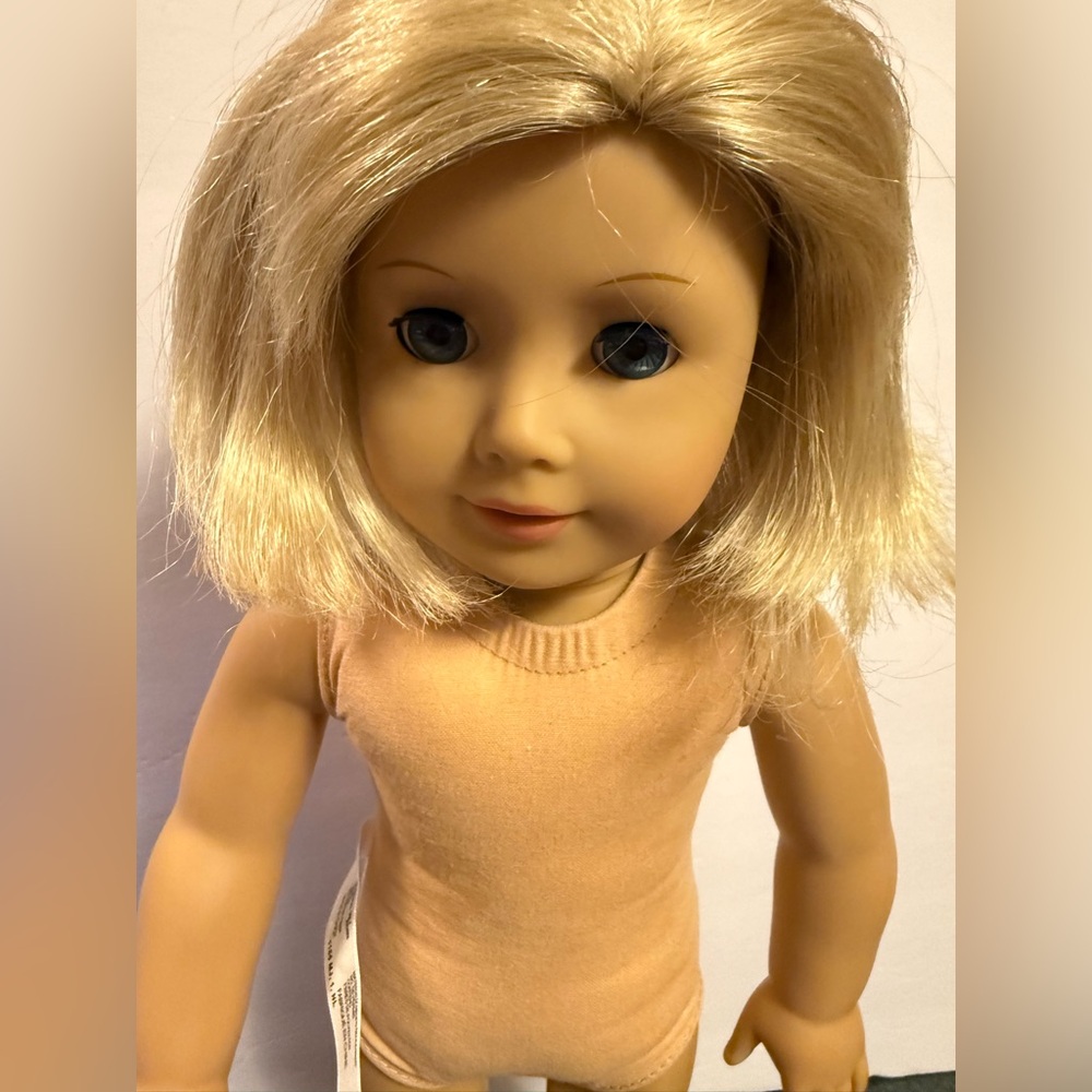 American Girl Doll 2014 Pa-11392 (HK) Blue Eyes Blonde Hair